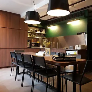 Wink At Mosque Street Hotel a capsule Singapore